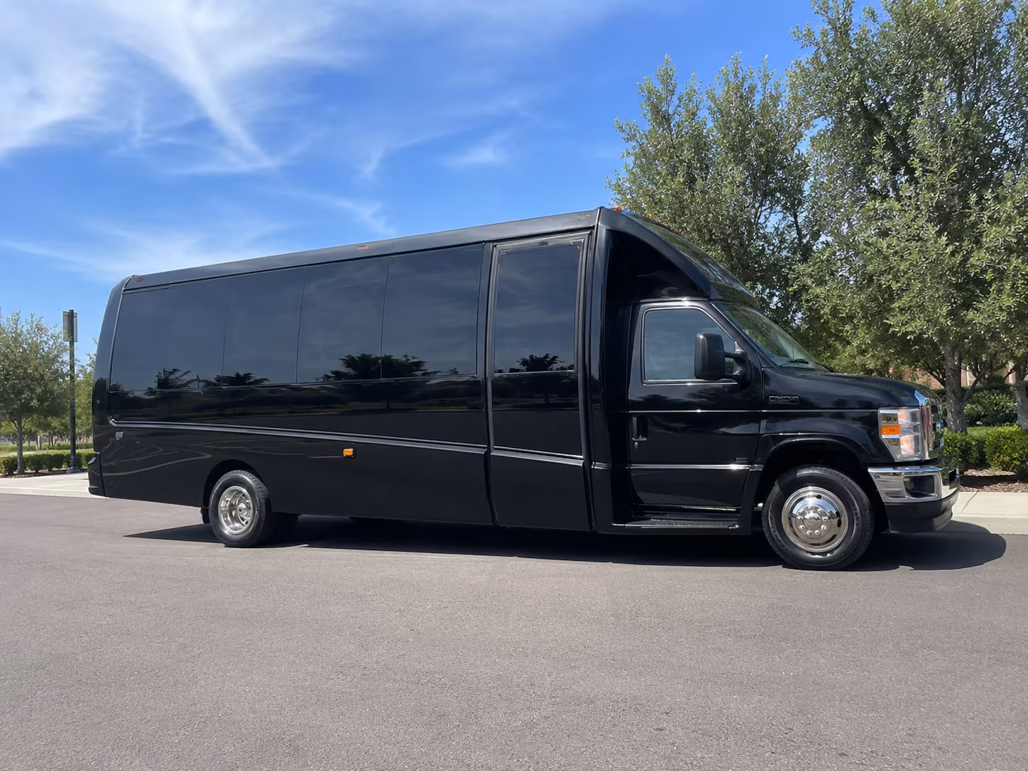 minibuses and charter buses to orange county and inland empire destinations